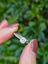 Cargar imagen en el visor de la galería, 2074: Vintage: Platinum Brilliant Cut Diamond (0.63ct) Solitaire Ring - Superb