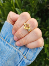 Load image into Gallery viewer, 6341: Vintage Old 18ct Gold Lemon Citrine Diamonds 3 Stone Ring