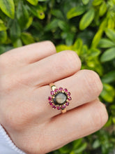 Cargar imagen en el visor de la galería, 0047: Vintage: Exquisite 14ct Gold Star Sapphire 12 Rubies Flower Head Ring- striking symmetry