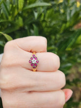 Cargar imagen en el visor de la galería, 1206: Vintage; 18ct Gold Rubies Diamond Cluster Ring- rare design, lovely stones