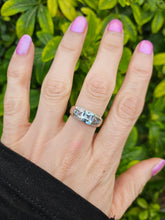 Cargar imagen en el visor de la galería, 0531: Vintage: 9ct White Gold Swiss Blue Topaz Diamonds Dress/Stacker Ring