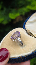 Load image into Gallery viewer, 6422 Vintage: 9ct White Gold Pear-Cut Lilac Amethyst Ring