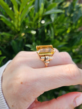 Cargar imagen en el visor de la galería, 1449: Vintage: 18ct Gold Large Square Cut Citrine Cocktail Ring- UPDATED