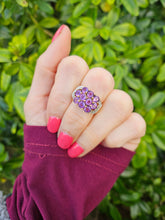 Cargar imagen en el visor de la galería, 0698: Vintage: 9ct Gold Purple Amethysts 14 Diamonds Cocktail Ring
