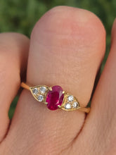 Cargar imagen en el visor de la galería, 2332 Vintage: 18ct Gold Ruby Diamonds Trefoil Set Ring- Lovely piece