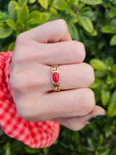 Cargar imagen en el visor de la galería, 0402: Vintage: 14ct Gold Geometric Set Red Cabochon Coral Signet Ring