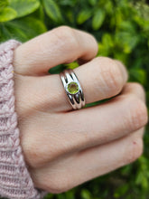 Load image into Gallery viewer, 1260:Vintage: 9ct White Gold Round Cut Peridot Signet Ring- crisp, clean; eye candy