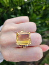 Cargar imagen en el visor de la galería, 1449: Vintage: 18ct Gold Large Square Cut Citrine Cocktail Ring- UPDATED