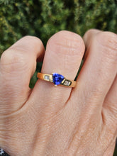 Cargar imagen en el visor de la galería, 1399: Vintage; 18ct Gold Trillion-Cut Blue Tanzanite Diamonds Dress/Stacker Ring