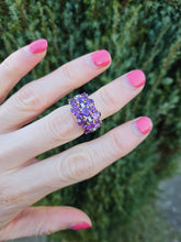 Cargar imagen en el visor de la galería, 0895: Vintage; 9ct Gold 17 rich purple Amethysts Diamonds Cocktail Ring- Splendid