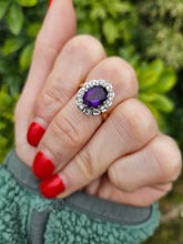 Load image into Gallery viewer, 1071: Vintage: 18ct Gold Platinum Amethyst Diamonds Cluster Ring