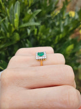 Cargar imagen en el visor de la galería, 1179: Vintage: 18ct Gold Rectangular Cut Emerald 14 Diamonds Cocktail Ring- true beauty