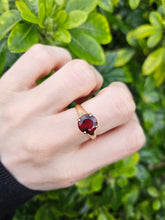 Load image into Gallery viewer, 1293: Vintage: 9ct Gold Round Cut Almandine Garnet Solitaire Ring-