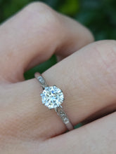 Cargar imagen en el visor de la galería, 2074: Vintage: Platinum Brilliant Cut Diamond (0.63ct) Solitaire Ring - Superb