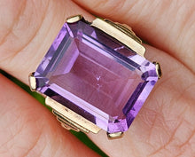 Load image into Gallery viewer, 0824: Vintage: 9ct Gold Emerald Cut Purple Amethyst Cocktail Ring- rare find