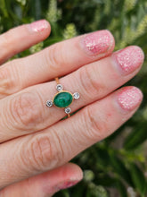 Cargar imagen en el visor de la galería, 1458: Vintage: Extraordinary 18ct Gold Emerald Diamonds Geometric Set Ring