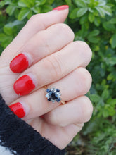 Load image into Gallery viewer, 6032 Vintage: 18ct Gold French Blue Sapphires Brilliant Cut Diamonds Cluster Ring