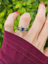 Cargar imagen en el visor de la galería, 0655: Vintage: 18ct White Gold French Blue Sapphires Diamonds Art Deco Style Ring- Date Mark 1975