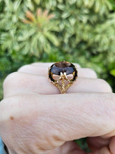 Cargar imagen en el visor de la galería, 0498: Vintage: 9ct Gold Large Cognac Quartz Ring- Date Mark 1972