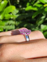 Cargar imagen en el visor de la galería, 6124: Vintage: Exquisite 18 White Gold 65 Pink Sapphires Cocktail Ring- elegant sophistication