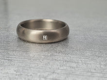 Load image into Gallery viewer, 2912: Vintage: Rare Titanium & Princes Cut Diamond Solitaire Band - strong design – superb condition