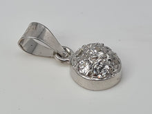 Load image into Gallery viewer, Vintage: 14ct White Gold Simulated Diamonds Pendant - beautifully made
