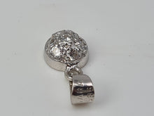 Load image into Gallery viewer, Vintage: 14ct White Gold Simulated Diamonds Pendant - beautifully made