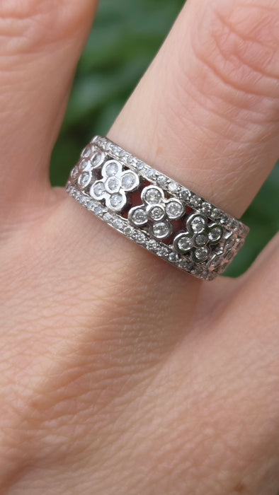 Vintage: 9ct White Gold 49 Diamond Openwork Floral Cluster Band Ring