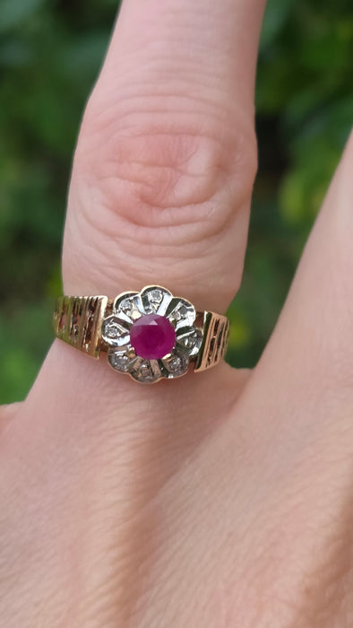 Vintage: 9ct Yellow Gold Ruby & Diamond Art Deco Target-Style Cluster Ring — From 1979