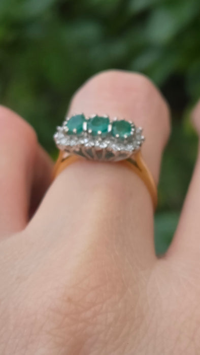 Vintage: 18ct Yellow Gold Emerald 0.75ct & Diamond 0.18ct Trilogy Cluster Ring — From 1980