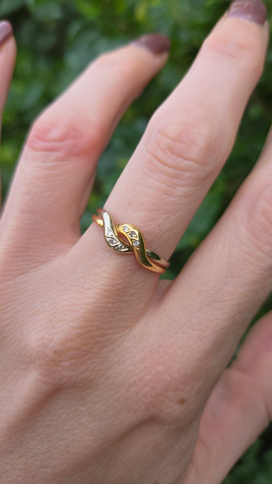 Vintage: 18ct Yellow & White Gold Natural Diamond Crossover Ring