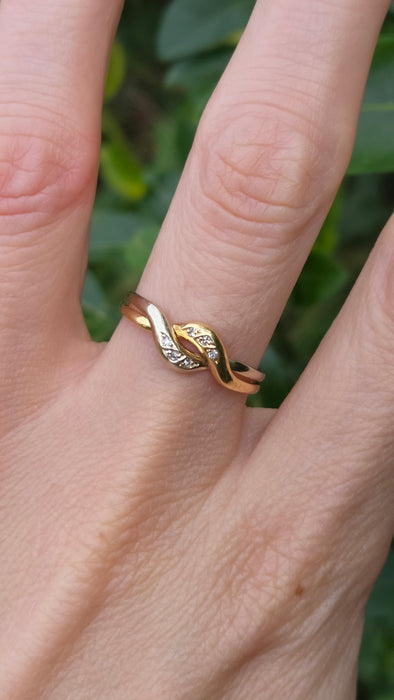 Vintage: 18ct Yellow & White Gold Natural Diamond Crossover Ring