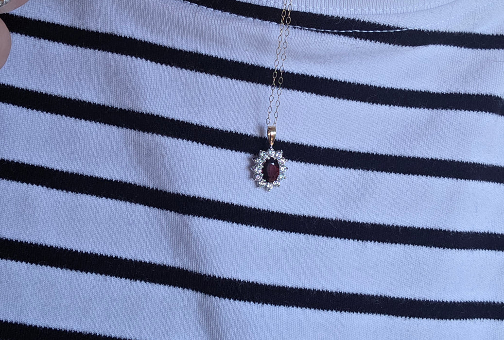 Vintage: 9ct Yellow Gold Garnet & Simulated Diamond Halo Pendant & Chain