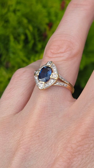 Vintage: 18ct Yellow Gold Sapphire 1.24ct & Diamond 0.20ct Art Deco Style Dress Ring