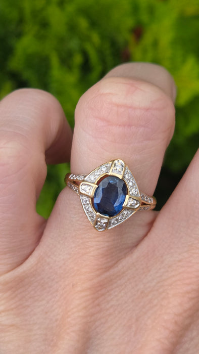 Vintage: 18ct Yellow Gold Sapphire 1.24ct & Diamond 0.20ct Art Deco Style Dress Ring