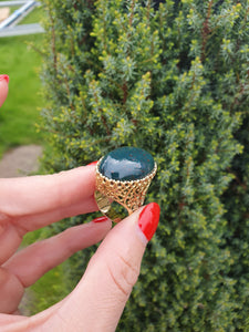 4004: Vintage:: 18ct Gold Large Cabochon Cut Bloodstone Statement Ring-Unisex appeal