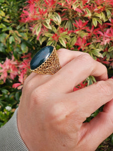 4004: Vintage:: 18ct Gold Large Cabochon Cut Bloodstone Statement Ring-Unisex appeal