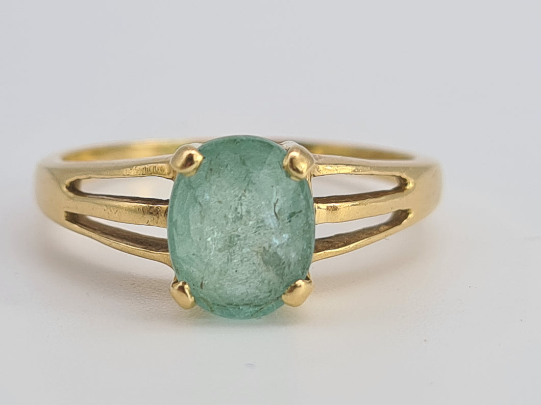 0153: Vintage & Rare; 18ct Gold Green Paraiba Tourmaline Solitaire- simple beauty