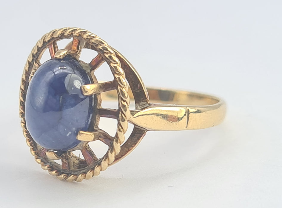 6014 Vintage & Rare: 9ct Gold Large Blue Sapphire "Carbuncle" Solitaire- from 1978
