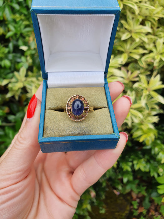6014 Vintage & Rare: 9ct Gold Large Blue Sapphire "Carbuncle" Solitaire- from 1978