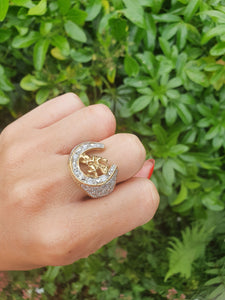 6009:Vintage 9ct Gold Simulated Diamonds Lucky  Horseshoe Statement Ring - Huge
