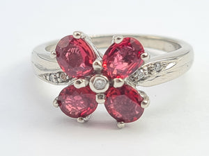 5575:Vintage: 18ct white Gold 4 Rubies 5 Brilliant Cut Diamonds Cocktail Ring- crisp eye candy