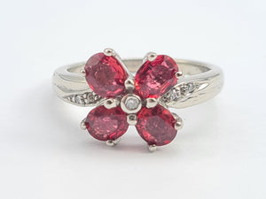 5575:Vintage: 18ct white Gold 4 Rubies 5 Brilliant Cut Diamonds Cocktail Ring- crisp eye candy