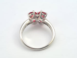 5575:Vintage: 18ct white Gold 4 Rubies 5 Brilliant Cut Diamonds Cocktail Ring- crisp eye candy