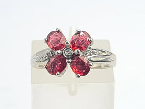 5575:Vintage: 18ct white Gold 4 Rubies 5 Brilliant Cut Diamonds Cocktail Ring- crisp eye candy