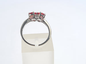 5575:Vintage: 18ct white Gold 4 Rubies 5 Brilliant Cut Diamonds Cocktail Ring- crisp eye candy