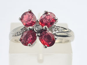 5575:Vintage: 18ct white Gold 4 Rubies 5 Brilliant Cut Diamonds Cocktail Ring- crisp eye candy