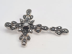 5665:Vintage & Rare: 9ct White Gold Black Diamond Encrusted Cross Pendant- superb