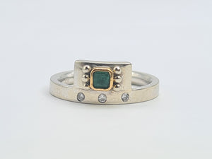 0101: Vintage: 18ct Mixed Gold Art Deco Style Emerald Diamonds Geometric Set Ring- crisp, clean design