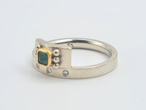 0101: Vintage: 18ct Mixed Gold Art Deco Style Emerald Diamonds Geometric Set Ring- crisp, clean design